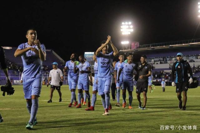 湖人官宣签回21岁前锋 夏季联赛场均4分3篮板